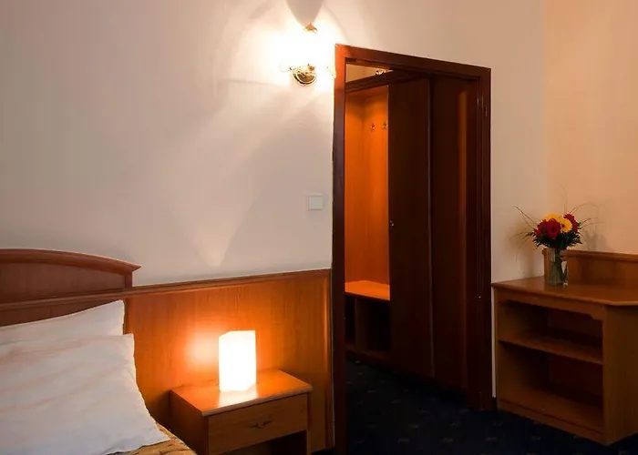 Kavalir Hotel 3*