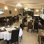 호텔 Kavalir