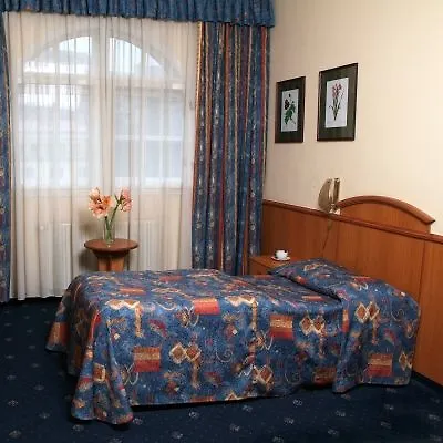 Kavalir Hotell 3*