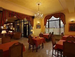 Kavalir Hotel 3*